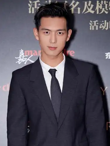 肖战,李现,邓伦,任嘉伦穿西装打领带哪个在你眼中是男神呢?