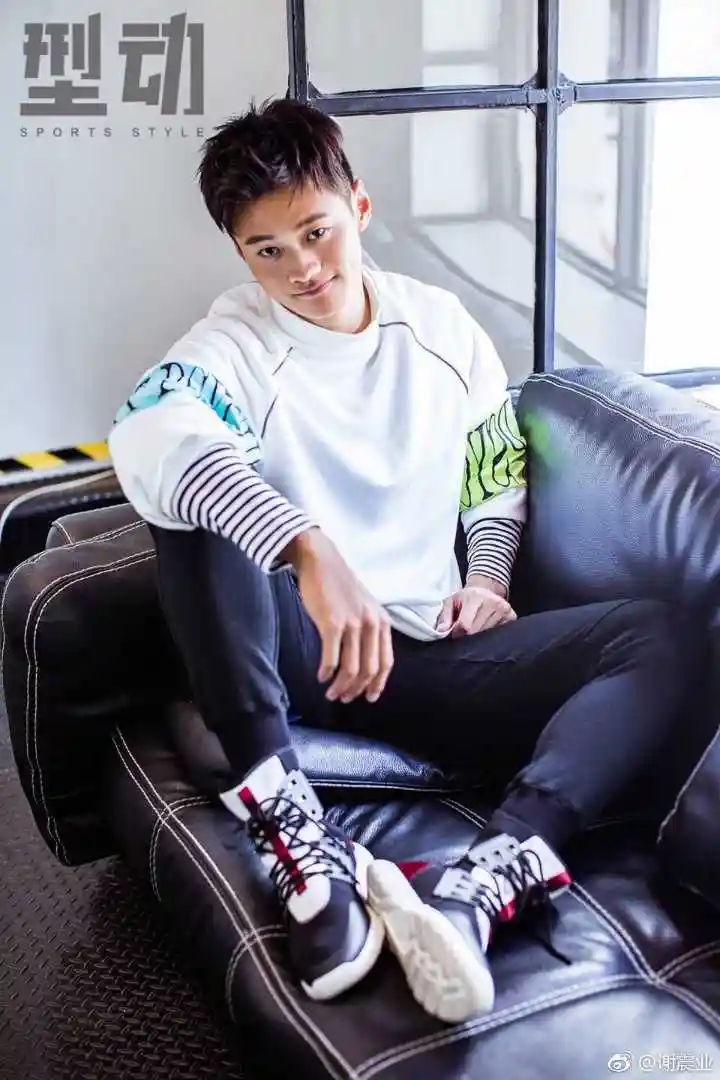 今天还欠这个90后浙大小哥哥一个热搜……|谢震业|90后|c罗_新浪新闻