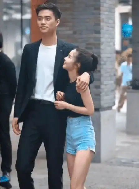 最萌35cm身高差体重差了2倍网友腿咋一样长呢