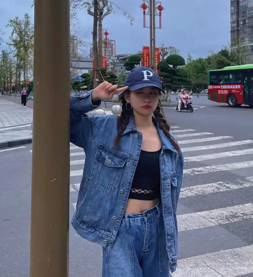 最喜欢的就是秋天9499157 98斤秋天必不可少的就是牛仔外套 发现