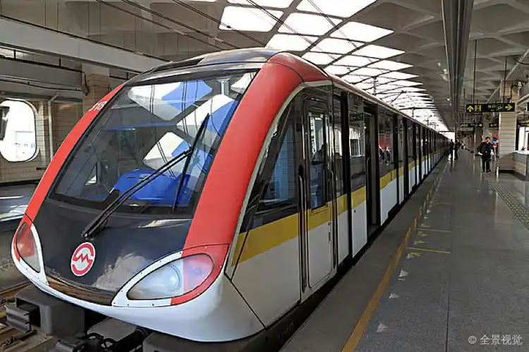 上海地铁_车头_特写_高清图片_全景视觉