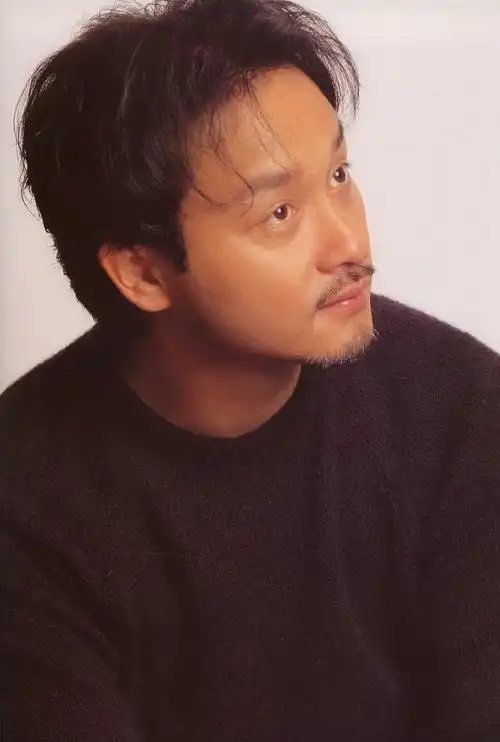 p>张国荣(1956年9月12日-2003年4月1日),出生于香港,中国香港男歌手