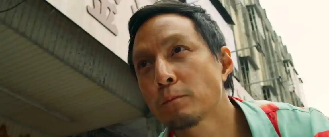 吴彦祖拿手雷给小孩当玩具,胡渣无眉造型亮了_王千源_张隼_电影