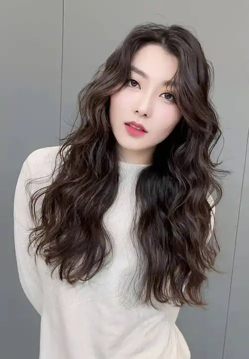 发型不论怎么整,最美还是全头烫,蓬松时尚显气质_脸型_卷发_女性