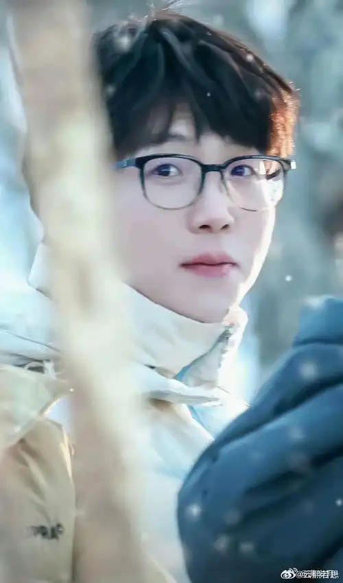 毛不易以其独特的魅力,引领着听众走进音乐的殿堂.