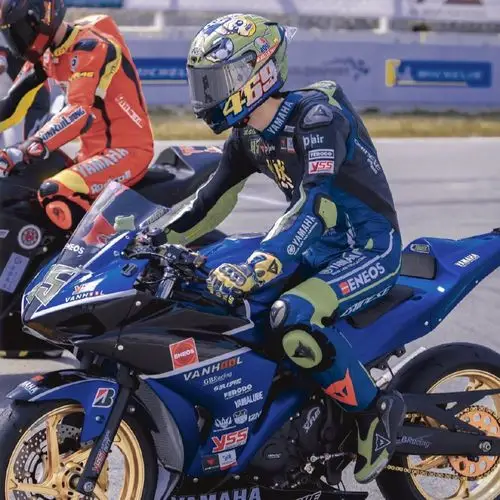 我很喜欢的王一博可做头像的图