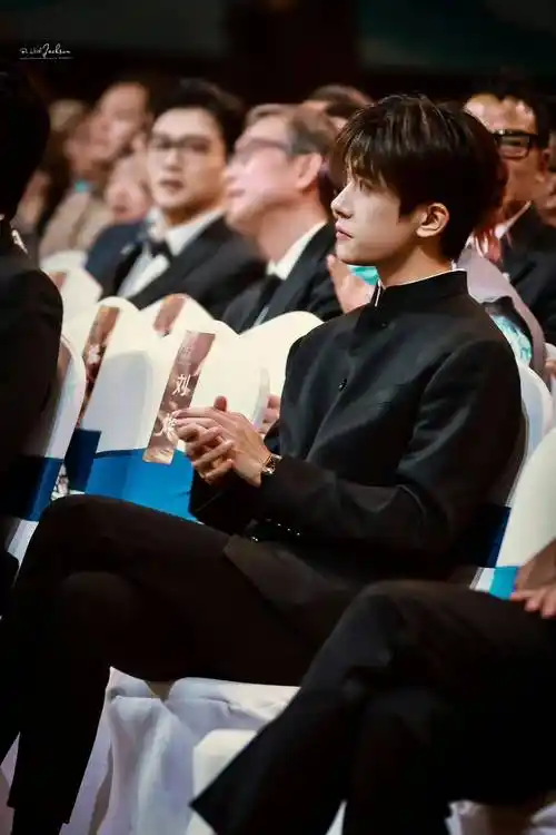 北京这一夜,娱乐圈中的"偏见",在22岁易烊千玺身上体现得尽致