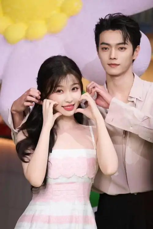 《你好,星期六》两大剧组齐聚,许凯"直男"发言惹虞书欣不满?