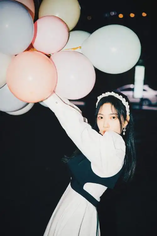 赵嘉敏夏日胶片感写真