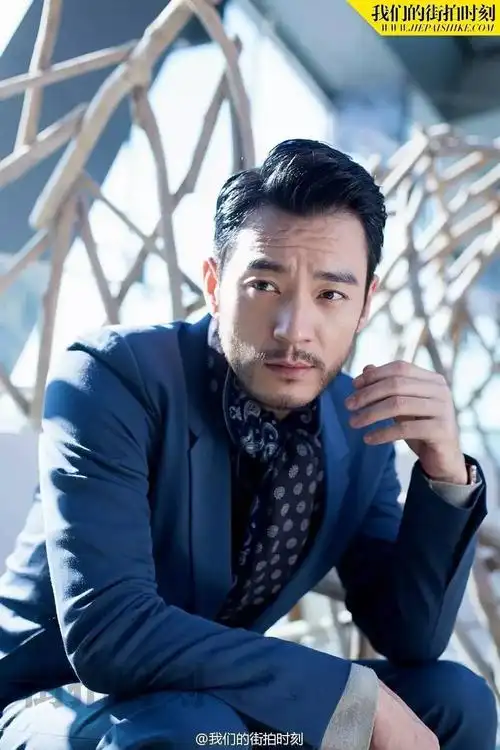 郑恺街拍明星中也有不少男星对quiff偏爱有加.