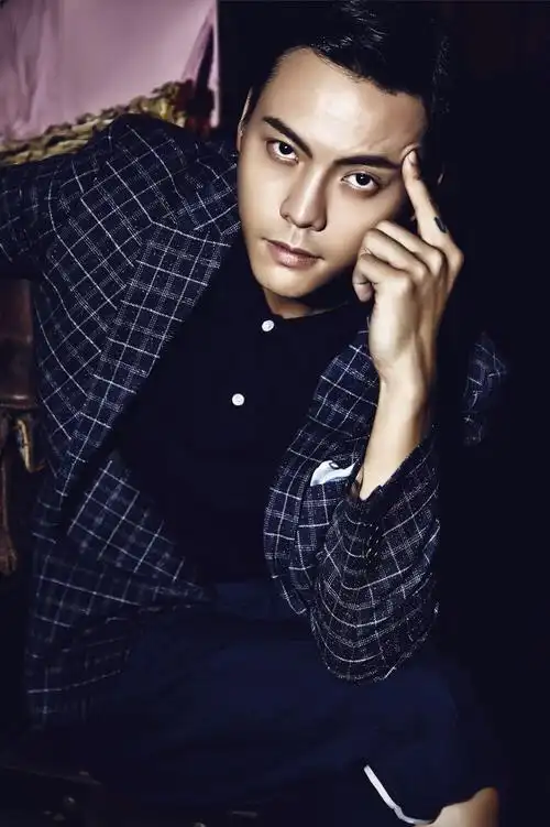 陈伟霆时尚街拍高清