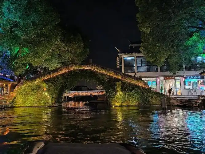 江南周庄古镇夜景美不胜收,深入我心#江南水乡美如画 #小桥流 - 抖音