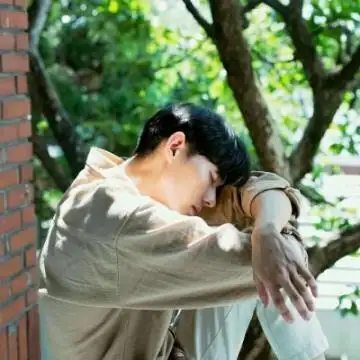 阳光帅气男生微信头像精选2019 想的太仔细才有坏情绪