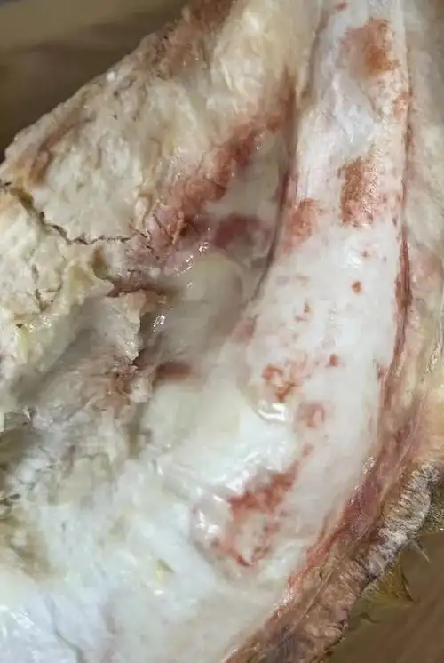 恶心盒马鲜生海鲜吃出活蛆此前被曝榴莲腐烂产品抽检不合格