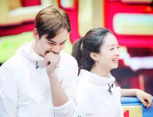 陈伟霆探班赵丽颖图片