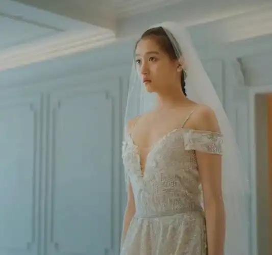 关晓彤王牌对王牌婚纱造型