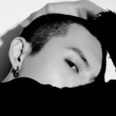 男生头像低调沉稳 高级男士深沉有内涵的头像图片_男生头像_头像屋