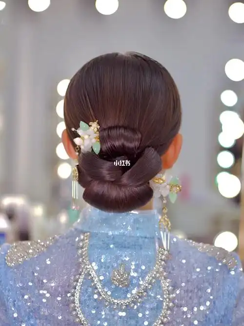 中式低盘发造型简约美带来的高级感