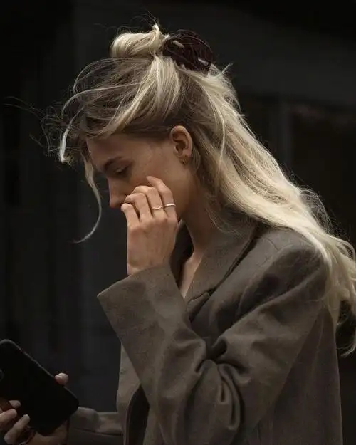 法国巴黎女人的慵懒发型真是百看不厌#.lns