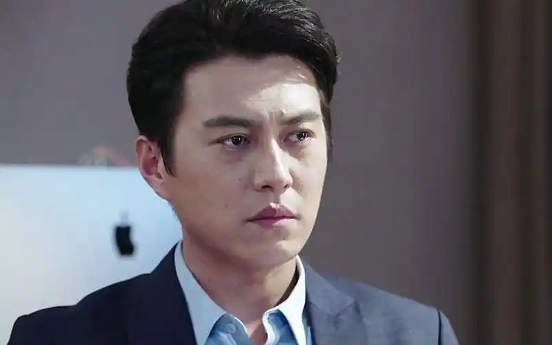 勒东近照曝光!第二任妻子原来是我们熟悉的她,比江珊还漂亮