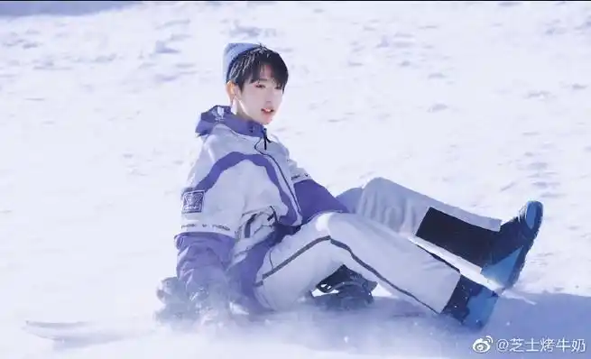 91  Ⅰ  贺峻霖  Ⅰ  自修"请问要跟我一起滑雪吗?