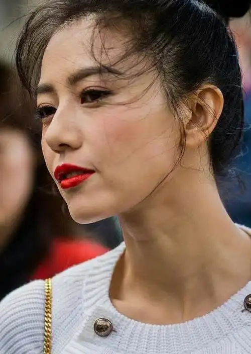 高圆圆生活照曝光,终于知道她为什么是虎扑女神了!