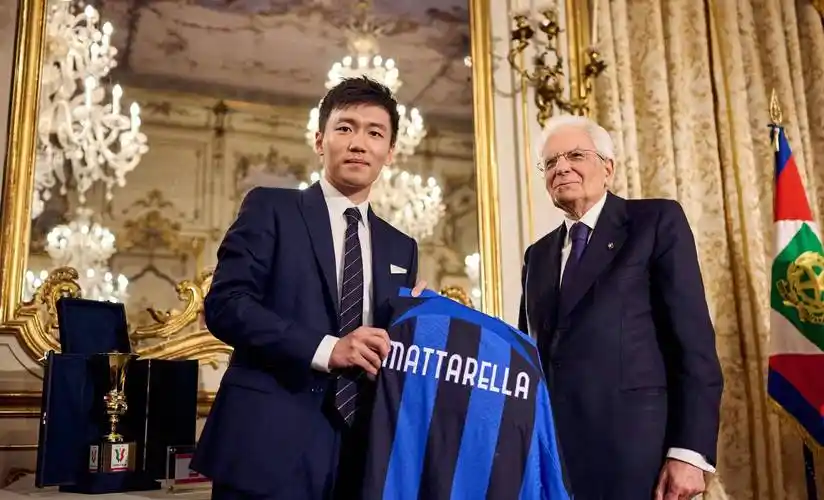 国际米兰在奎里纳尔宫受到意大利总统的接见张康阳与他交换礼物_决赛