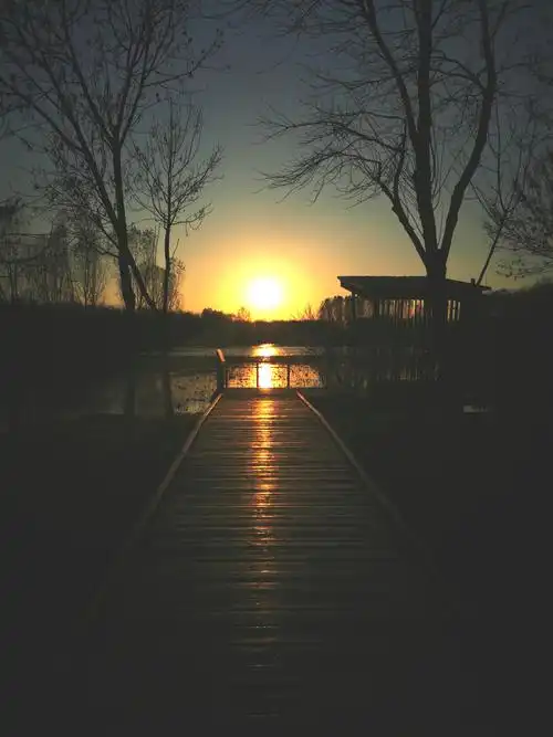 其它 迷人的日落 写美篇  寒冷的冬天,傍晚时分,我喜欢漫步在这片熟悉