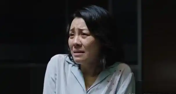 娱乐圈4位"中年女神",不打针不微调,越老越好看