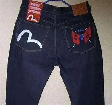 evisu是一个成立于1991年的日本时尚牛仔品牌,以设计独特和高品质制作