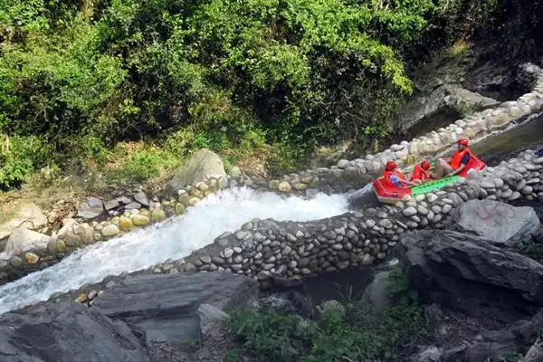 竹林穿越 漂流也能这样玩