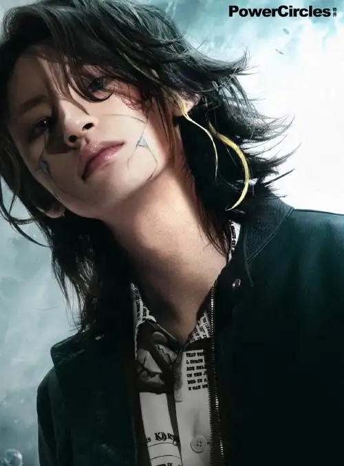 小鬼王琳凯未来感大片