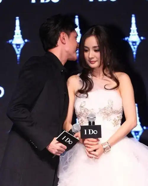 杨幂离婚后,冯绍峰早年数条爱意微博曝光,网友他真的爱过杨幂