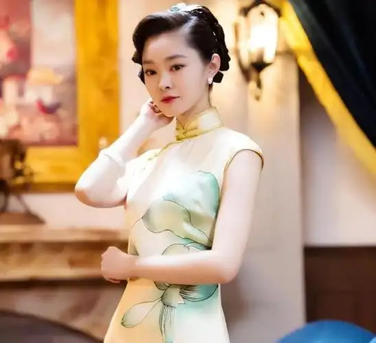 在演艺事业中,宋轶凭借不