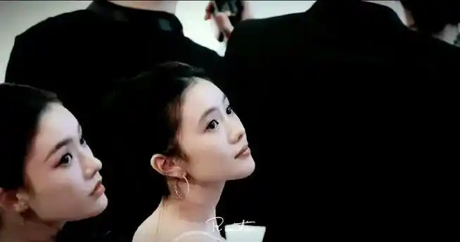 林允刘浩存侧脸同框##林允刘浩存星女郎谋女郎同框