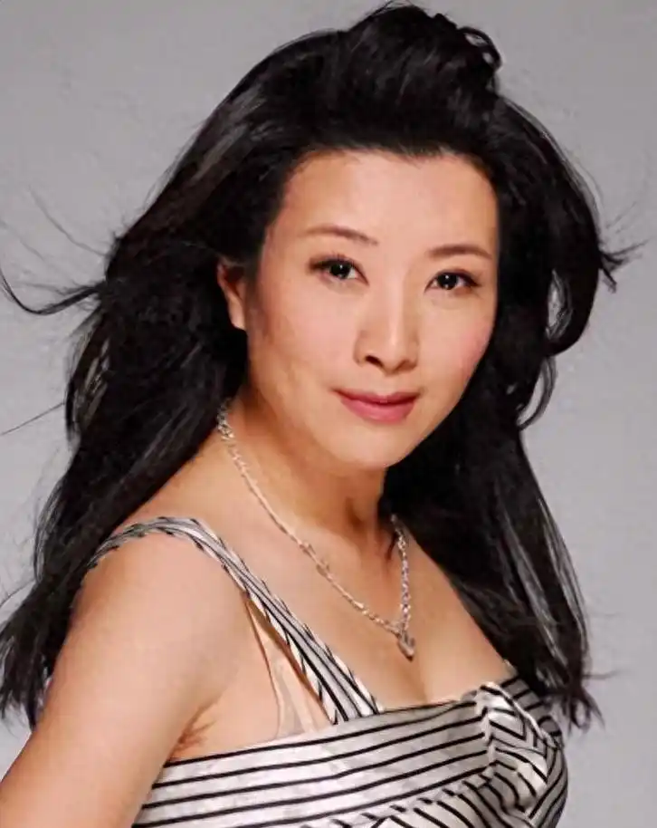 国家一级演员王晶:低调的正能量 王晶是一位德高望重的女演员,她的