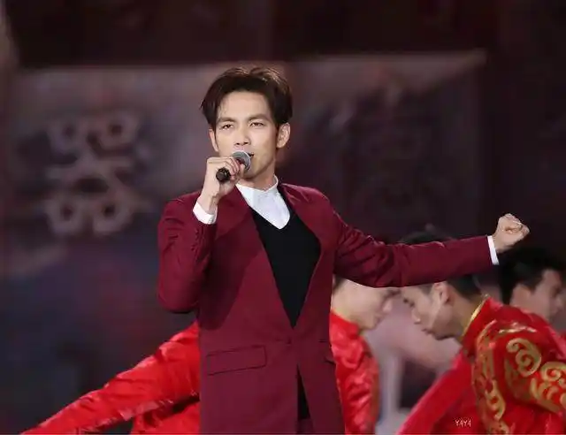钟汉良首登春晚舞台,将豪情献唱《龙的传人》