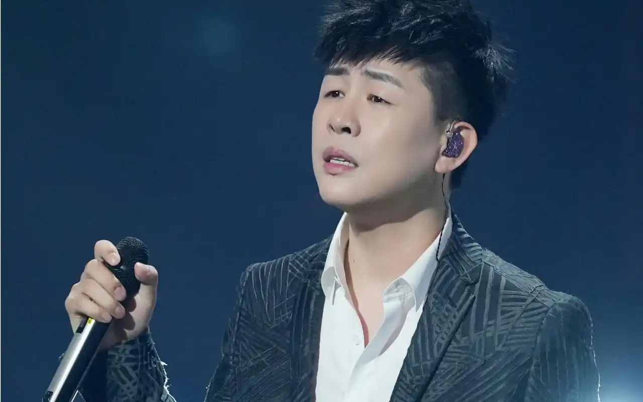 胡彦斌新歌拥过#胡彦斌 胡彦斌全新专辑《是一场烟火》第二波主础