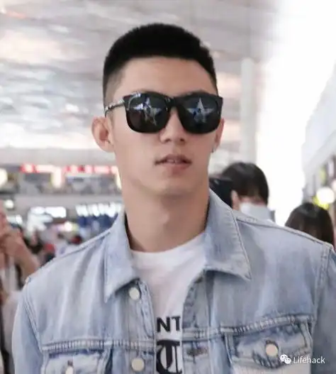 黄景瑜发型怎么弄,男明星挑战寸头,黄景瑜吴亦凡怎么可以这么帅