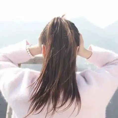 白色女生头像简单清新背影马尾可爱