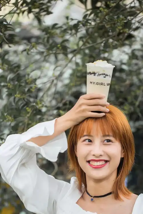 美少女的拍照新玩法,你还敢说自己会喝奶茶吗!_ps_姿势_镜头