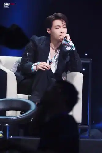 张艺兴金曲青春