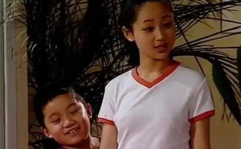 她就是在电视剧家有儿女当中,她饰演的小雪也是这部作品的亮点之一,是