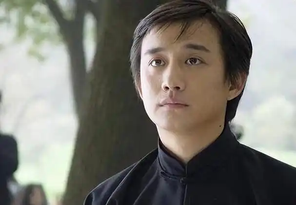 表面独自奋斗,其实是星二代,这对明星父子隐藏得太深了!