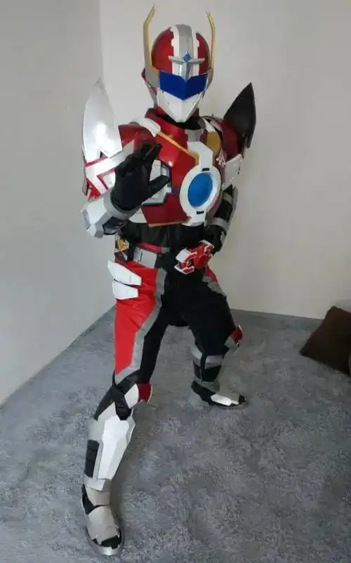 民间高手自制铠甲勇士刑天皮套,网友:高度还原啊!