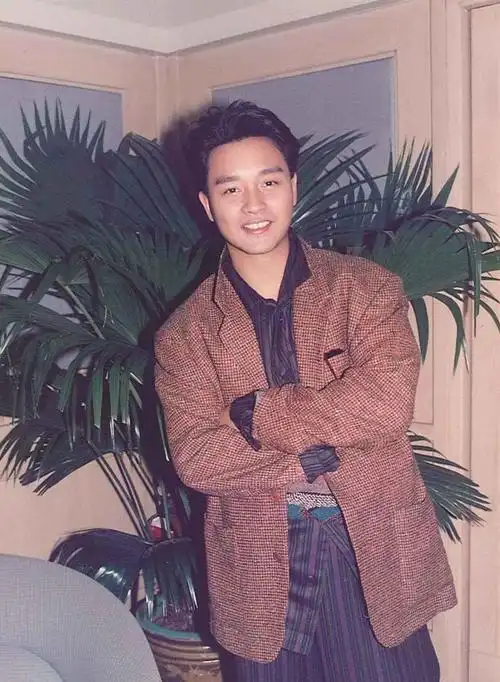 那个年代的帅哥之张国荣24张照片带你感受他的帅