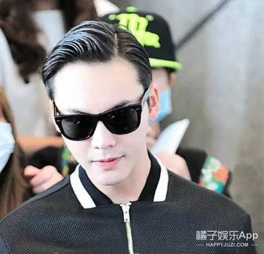 一.陈伟霆并且各路明星大咖已经帮我等凡人试过水了,今天就来看看