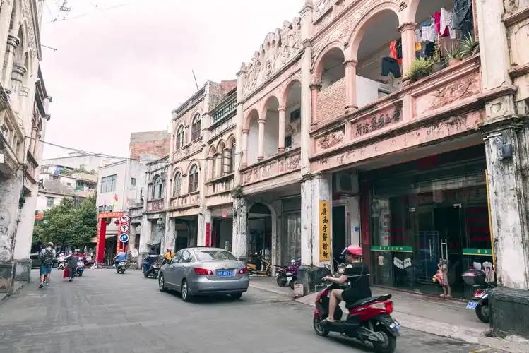 广东湛江的雷州老街,沧桑有历史,这里的人是福建莆田人的后代?_南亭