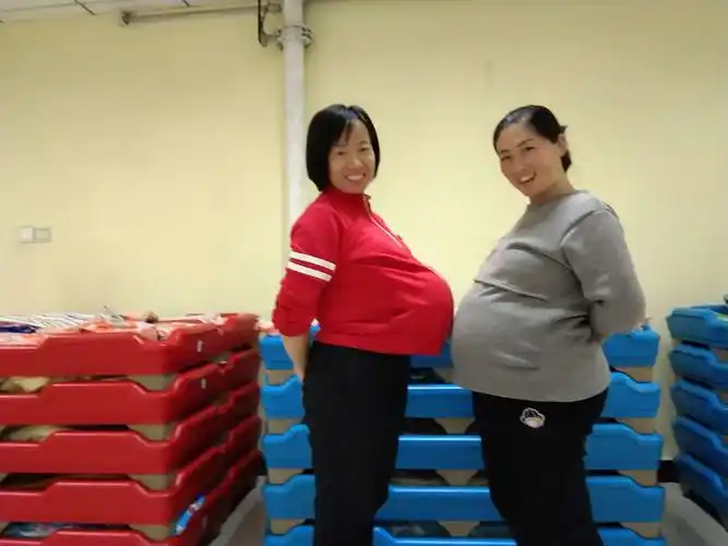 辛苦的还有我们的老师,特别是白老师,挺着一个大肚子每天还要为我们