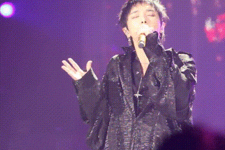 华晨宇唱歌来点动作闭眼gif动图_动态图_表情包下载_soogif